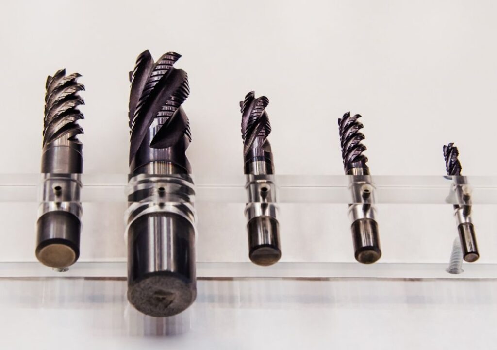 SOLID CARBIDE END MILL